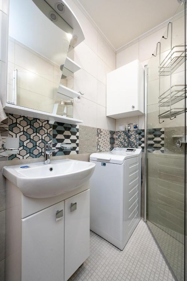 Brand New, Cozy And Quiet 1 Bedroom Apartment, Free Parking Reval Esterno foto